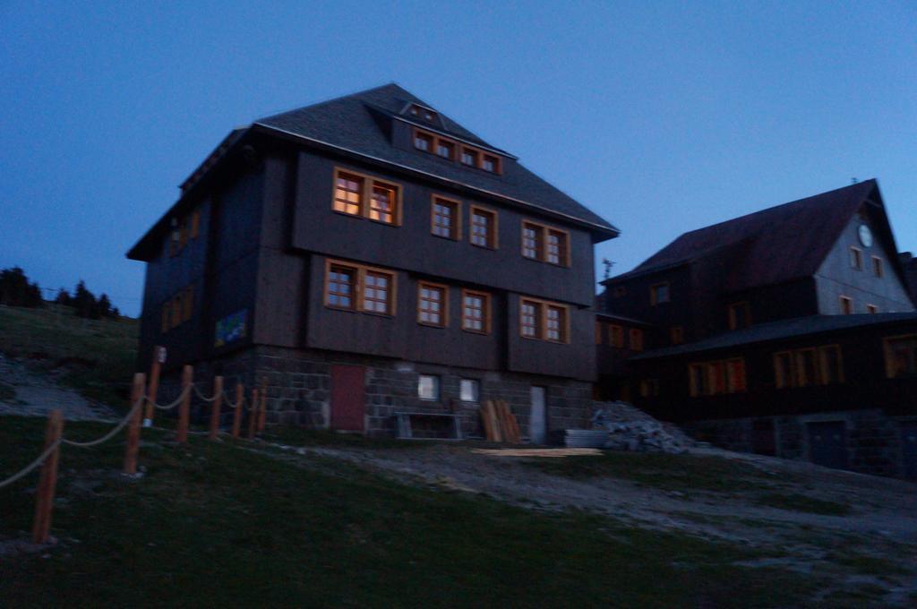 Schronisko Pttk Hala Szrenicka Hostel Szklarska Poręba Buitenkant foto